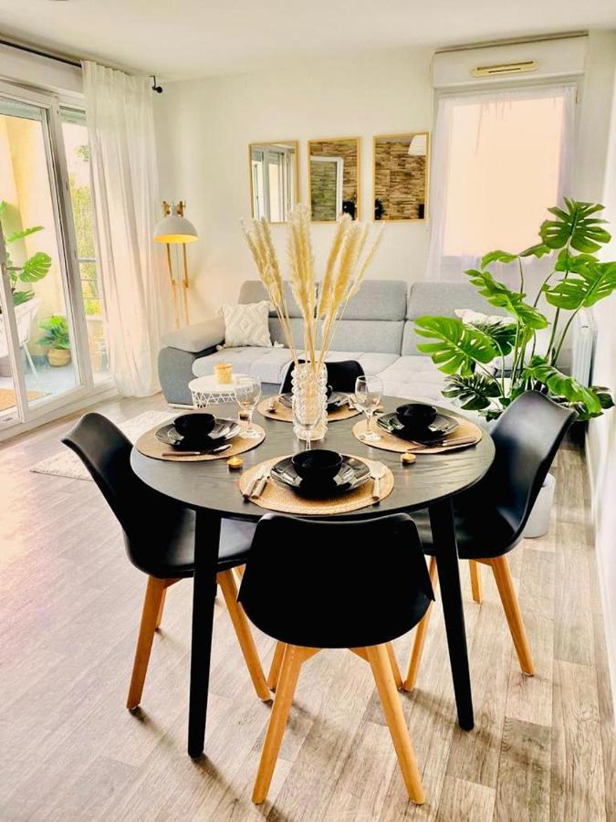 T2 Tres Charmant A Cergy Le Haut A Seulement 2 Min A Pied De La Gare !! Parking Prive Apartment Ngoại thất bức ảnh